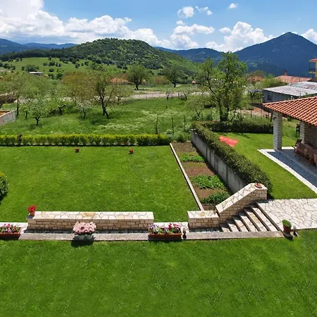 Amygdalies With Fireplace Appartement