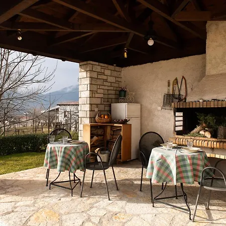 Amygdalies With Fireplace Appartement Karpenísion