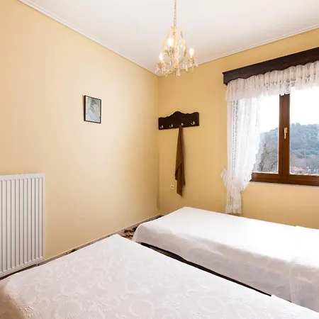 Amygdalies With Fireplace Appartement Karpenísion