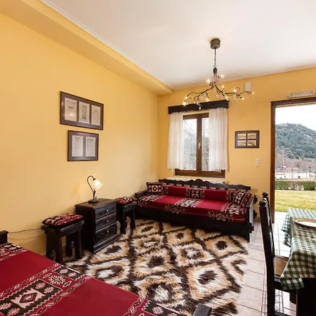 Appartement Amygdalies With Fireplace Karpenísion