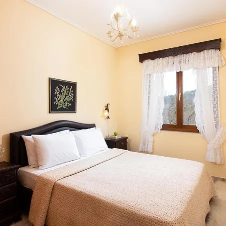 Appartement Amygdalies With Fireplace Karpenísion